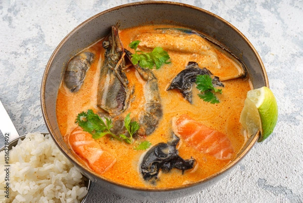 Obraz Суп Том Ям традиционный крупным планом.