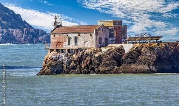 Obraz Lighthouse under the golden gate bridge