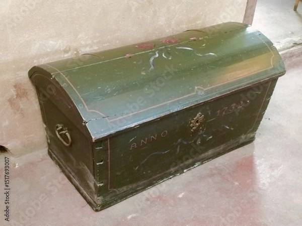 Obraz old treasure chest