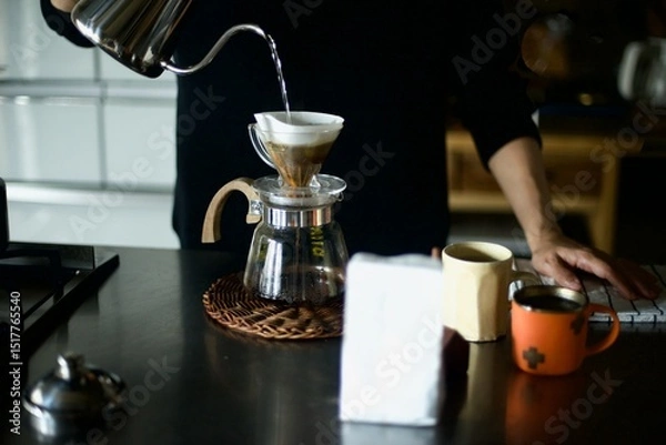 Obraz ハンドドリップでコーヒーを淹れているところ
