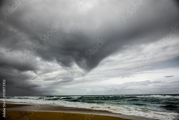 Obraz Dunkle Sturmwolken über einem Ozean