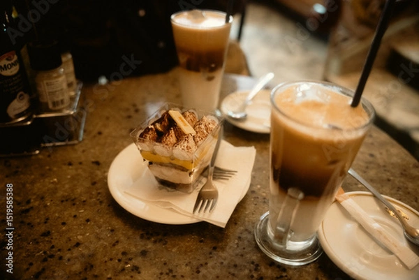 Obraz 世界最古のカフェで味わう伝統のコーヒーとデザート
