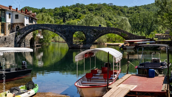 Fototapeta Brücke mit Booten