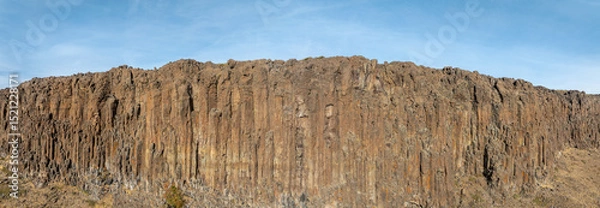 Fototapeta Stunning geological basalt columns wall