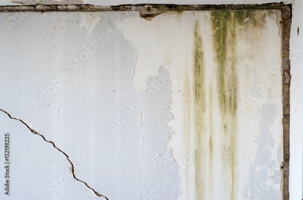 Obraz on weathered wall