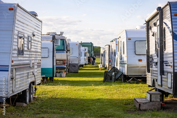 Obraz Campground with Campers on Green Field