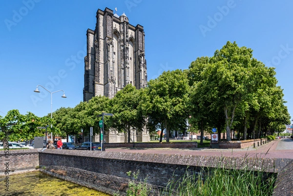 Obraz The Sint-Lievensmonstertoren (Saint-Livinus Minster Tower), also known as the Dikke Toren (Fat Tower) is a 62 meter tall, free standing church tower in Zierikzee, Netherlands.