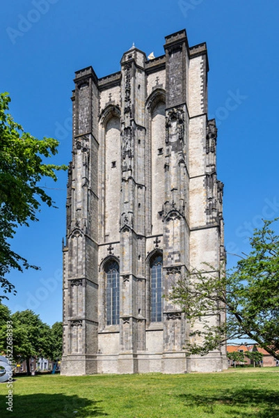 Obraz The Sint-Lievensmonstertoren (Saint-Livinus Minster Tower), also known as the Dikke Toren (Fat Tower) is a 62 meter tall, free standing church tower in Zierikzee, Netherlands.