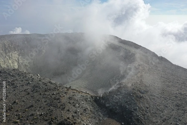 Fototapeta top of crater on sindoro mountain
