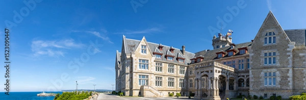 Obraz Panoramic photograph of the Magdalena Palace, a prime example of majestic architecture surrounded by natural surroundings. Santander, Spain