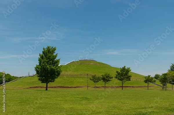 Obraz 千葉県印西市　牧の原公園内古墳型展望山