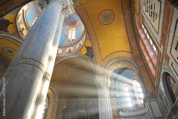 Obraz Light rays in ortodox rample.