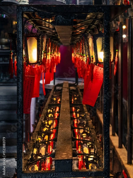 Fototapeta Beautiful Chinese lanterns in the Buddhist temple of Man Mo in Hong Kong