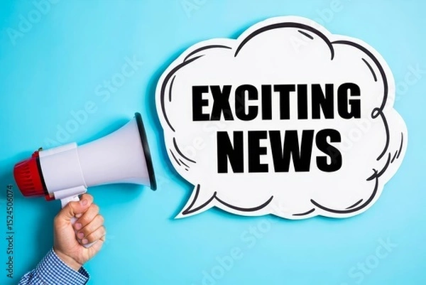 Obraz Hand holding megaphone and speech bubble with text EXCITING NEWS.