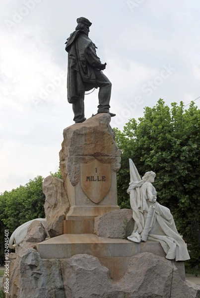 Fototapeta Statue of GIUSEPPE GARIBALDI an italian hero and text  I MILLE that means Expedition one the thousand