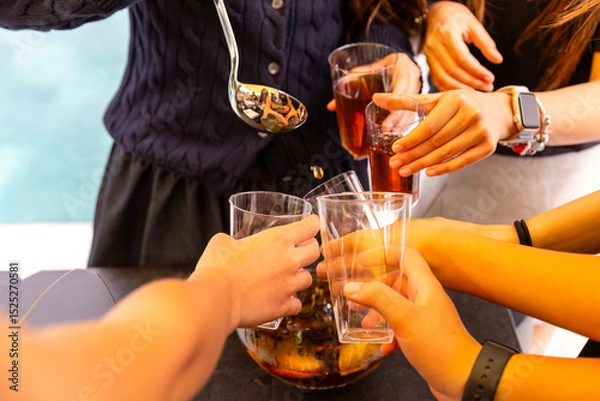 Obraz friends with drinks at the party