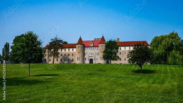 Obraz Defunct Catholic Retreat Center in Old Frontenac, Minnesota