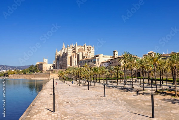 Obraz Beautiful view at the famous cathedral in Palma on Mallorca