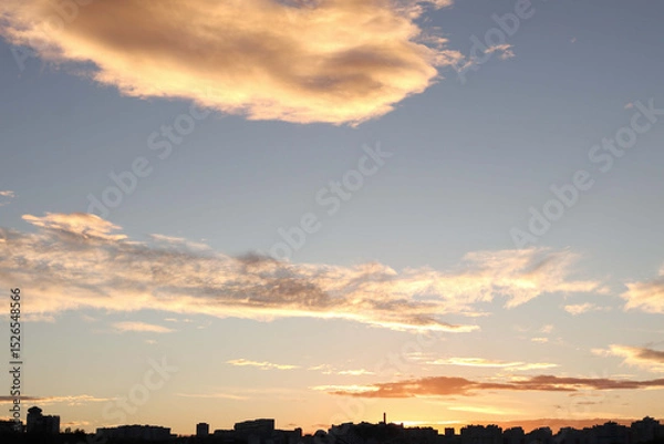 Obraz The silhouette of the city against the sunset.