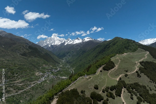 Fototapeta Siguniang snow capped mountain in Sichuan, China