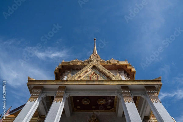 Obraz Wat Trai Mit Witthayaram Worawihan, is a Theravada Buddhist temple locate on the Chinatown area, the temple is best known for the golden Buddha statue enshrined there