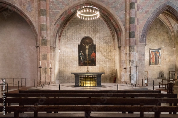 Obraz Couvent des Jacobins, Superbe édifice dominicain, célèbre pour ses voûtes gothiques, abritant la tombe de saint Thomas d'Aquin. 