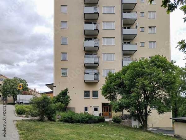 Obraz Low angle view of buildings against sky