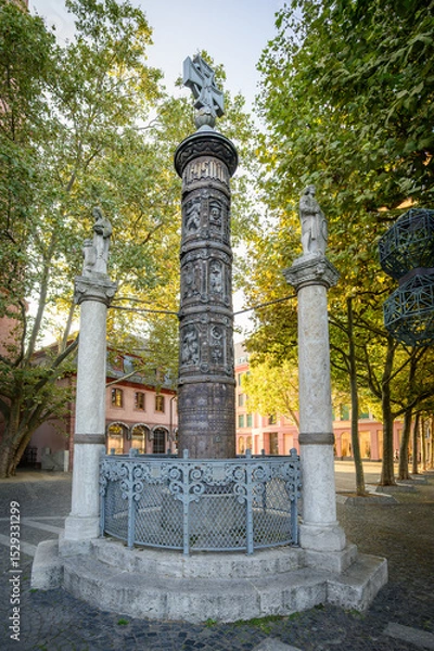 Fototapeta Nail column erected in 1916 located in Mainz, Germany showcasing historical architecture