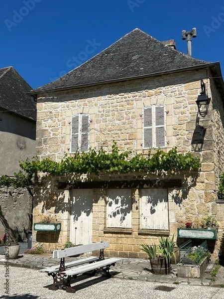 Fototapeta Ancienne maison en pierre à Saint-Robert
