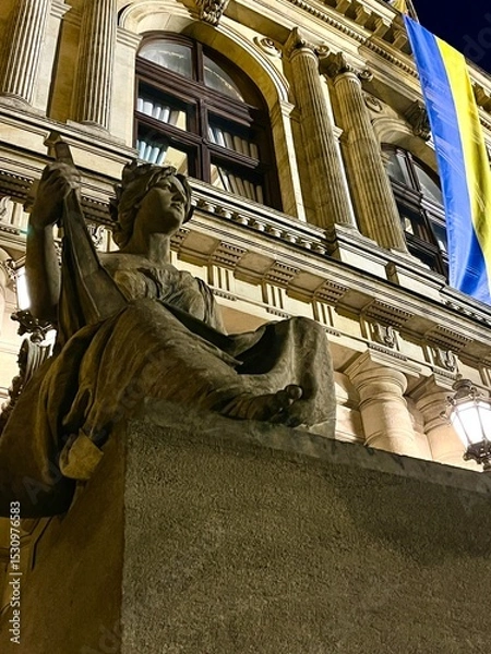 Fototapeta old statue