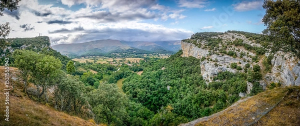 Obraz Panoramic view of the Ojo Guareña region in the province of Burgos