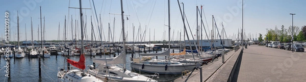 Obraz Segelschiffe im Kieler Hafen im Sommer - Panorama