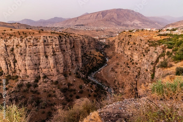 Obraz Evening view of Rawandiz (also Rawanduz) gorge in Kurdistan Region of Iraq