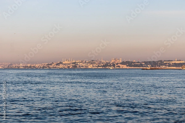 Obraz Sultanahmet disctrict in Istanbul seen over Bosporus strait, Turkey