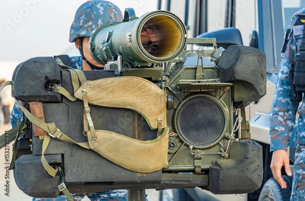 Obraz Soldiers are using anti-tank rockets in the army's war.