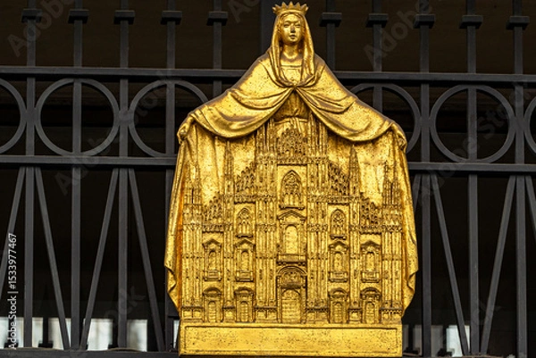 Obraz Golden Sculpture of the Virgin Protecting the Milan Cathedral