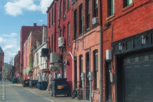Obraz corning new york back alleyway behind brick buildings