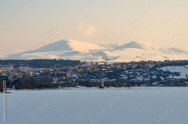 Obraz Hrazdan reservoir and snow-covered mountains of Gegham ridge scenic view (Kotayk province, Armenia)