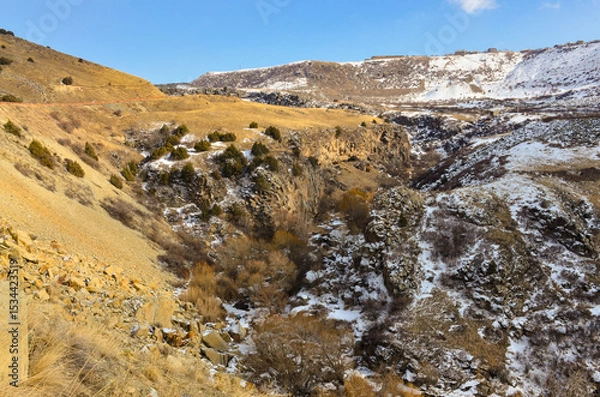 Obraz snow on rocks of Hrazdan river gorge (Kotayk province, Armenia)	
