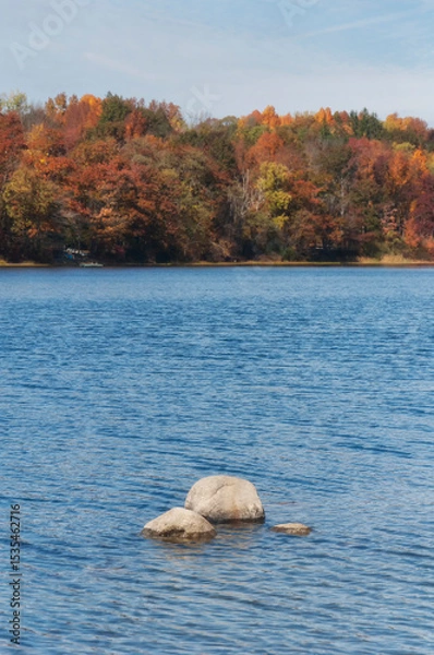 Obraz mount tom state park autumn colors surrounding lake