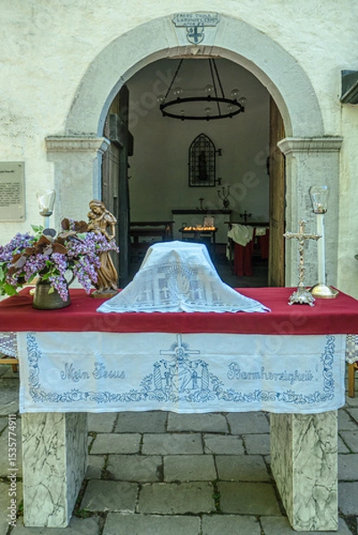 Fototapeta Messfeier in der Kapelle vom Klauser Wäldchen in Kornelimünster