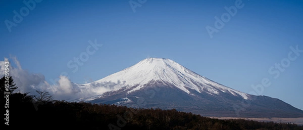 Obraz Mount Fuji in Winter season with Clear Sky and Clouds.