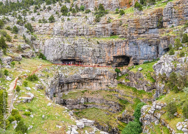 Fototapeta The scenic views of Tınaztepe Cave, which is one of the longest caves in the world, with a length of 22 kilometers in Seydişehir, Konya.