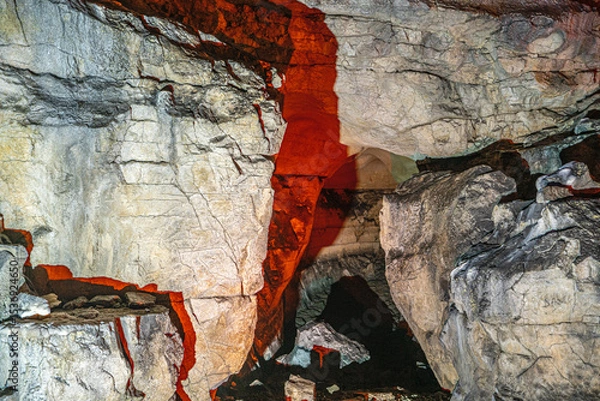 Fototapeta The scenic views of Tınaztepe Cave, which is one of the longest caves in the world, with a length of 22 kilometers in Seydişehir, Konya.