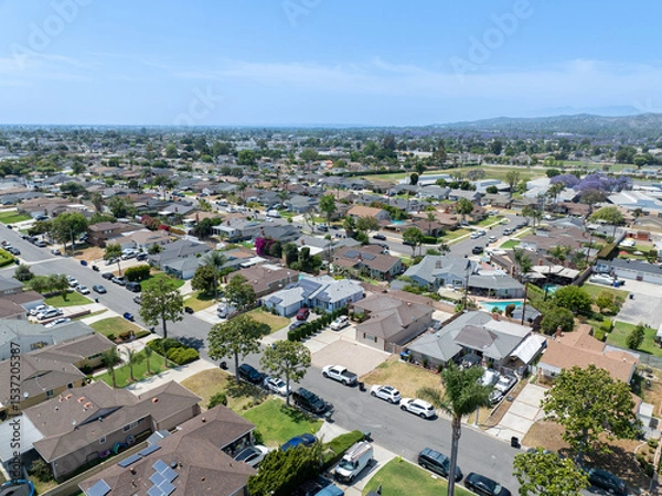 Fototapeta Day time aerial view of the Uptown area of Whittier with house and street, California, USA