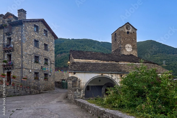Obraz Fragen is a small village in the Aragonese Pyrenees, part of the municipality of Torla. It's located near the Ordesa and Monte Perdido National Park, in the province of Huesca, Aragon, Spain.