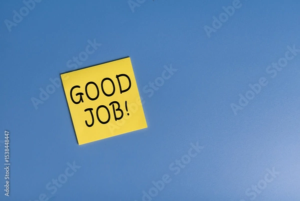 Fototapeta good job words text on yellow sticky notes isolated on blue background