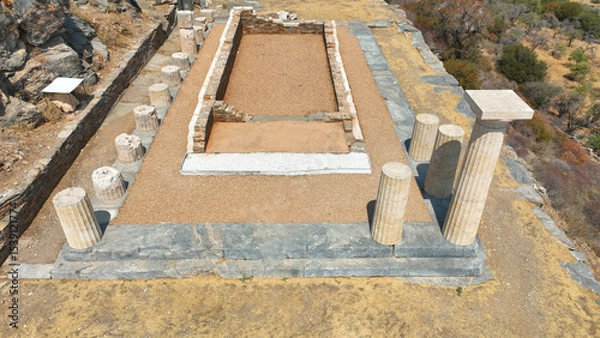 Obraz Aerial drone photo of archaeological seaside site of ancient Karthaia featuring Doric temple of Pythian Apollo, theatre and crystal clear beach of Polles in island of Kea, Aegean Sea, Cyclades, Greece