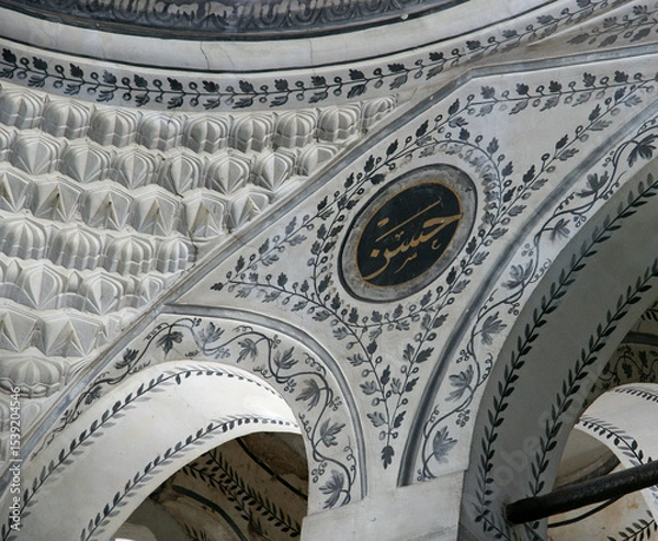 Obraz Hekimoglu Ali Pasha Mosque is a large complex in Istanbul, Turkey. It was built between 1734-1735.