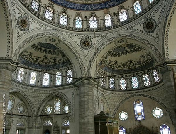 Obraz Hekimoglu Ali Pasha Mosque is a large complex in Istanbul, Turkey. It was built between 1734-1735.